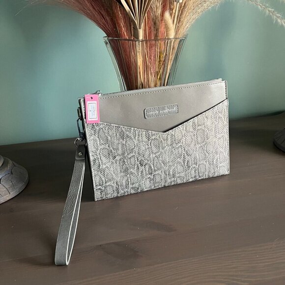 NWT Simply Southern Snakeskin Wristlet Clutch Gray Snakeskin Animal Print Wallet - Picture 3 of 13